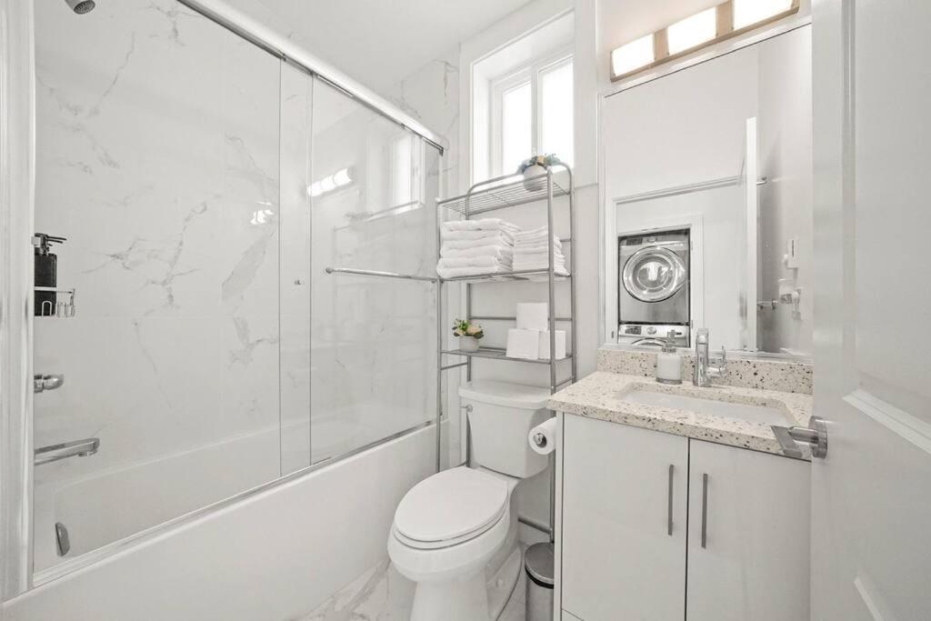 Entire New Cozy And Modern 2-Storey House Βανκούβερ Εξωτερικό φωτογραφία