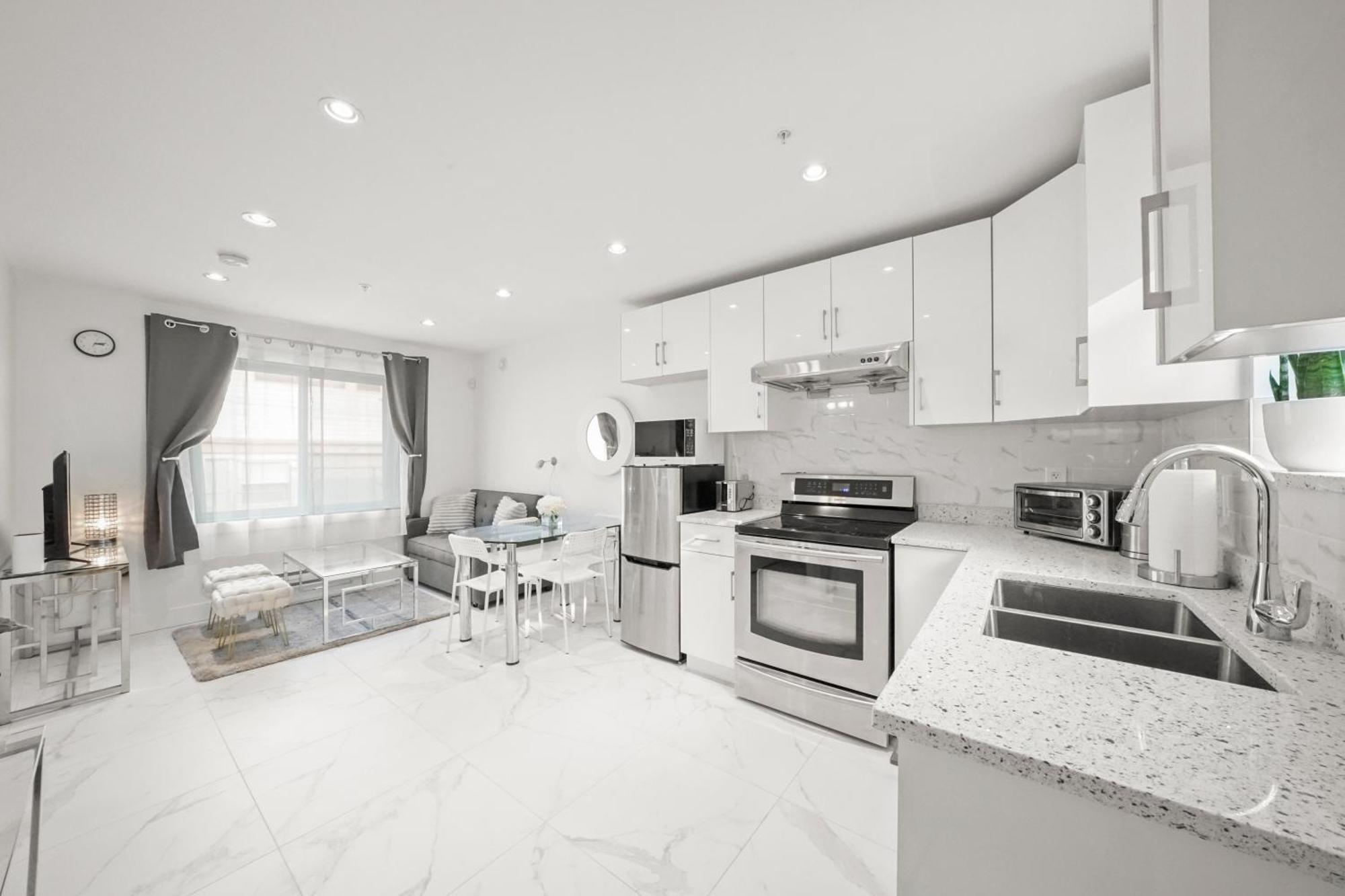 Entire New Cozy And Modern 2-Storey House Βανκούβερ Εξωτερικό φωτογραφία